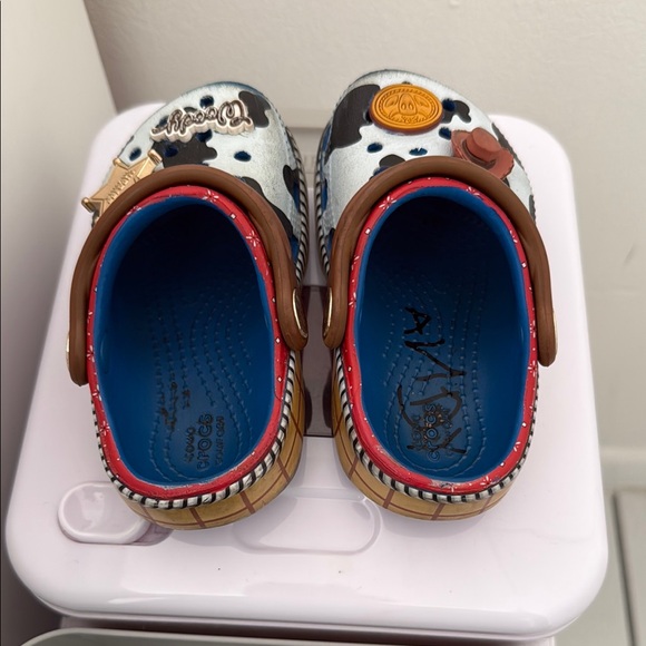 CROCS Blue and Brown Slippers with Adjustable Straps - Picture 2 of 3